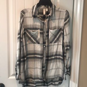 Black & white plaid flannel shirt